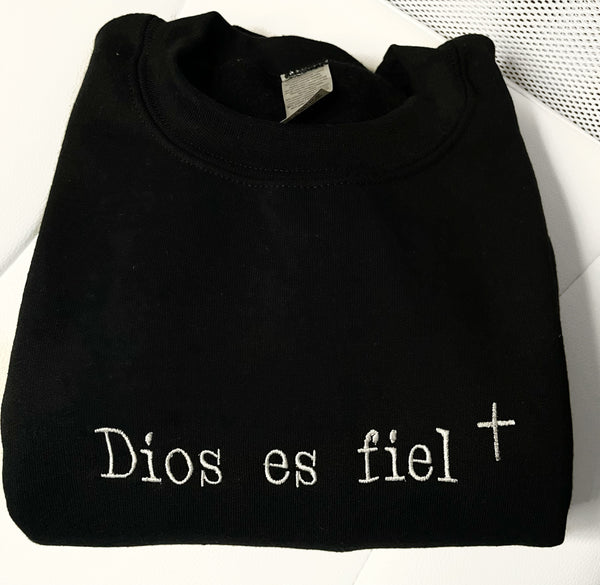 Dios es fiel / God is faithful | crewneck - Apparel for God LLC