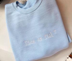 Dios es fiel / God is faithful | crewneck - Apparel for God LLC